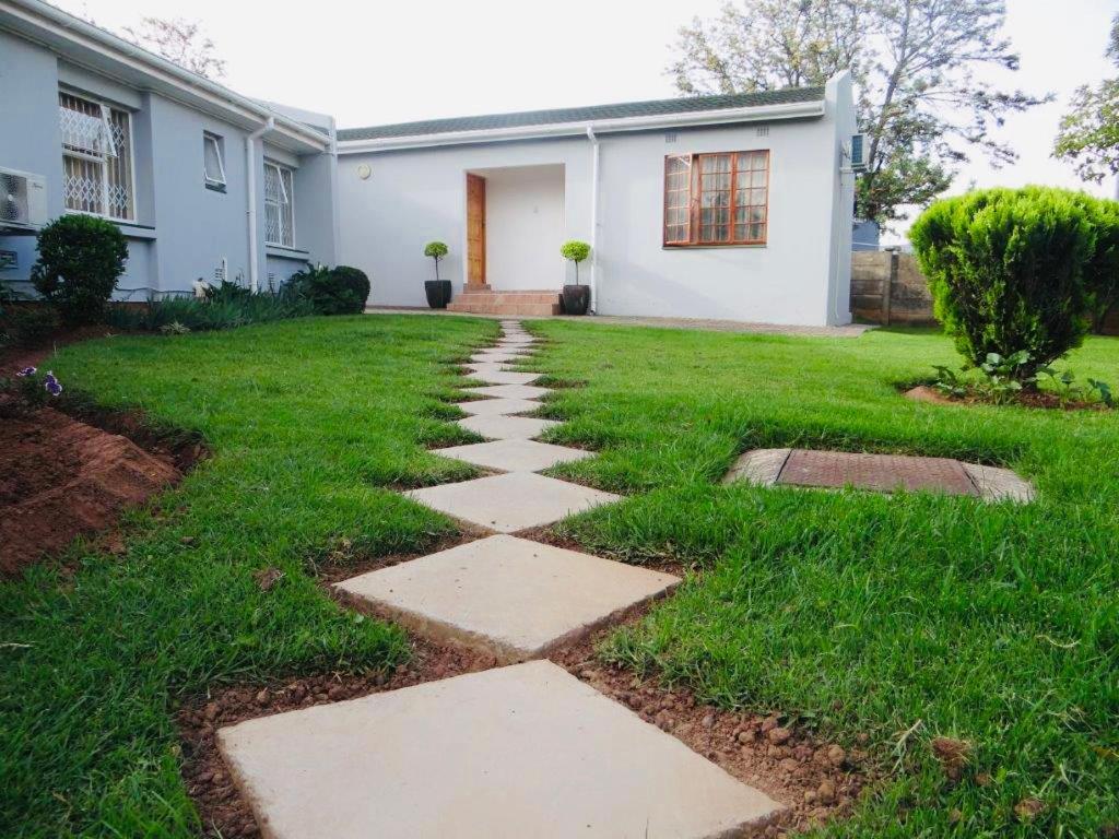 Lilliz Guest House Umtata Exterior photo